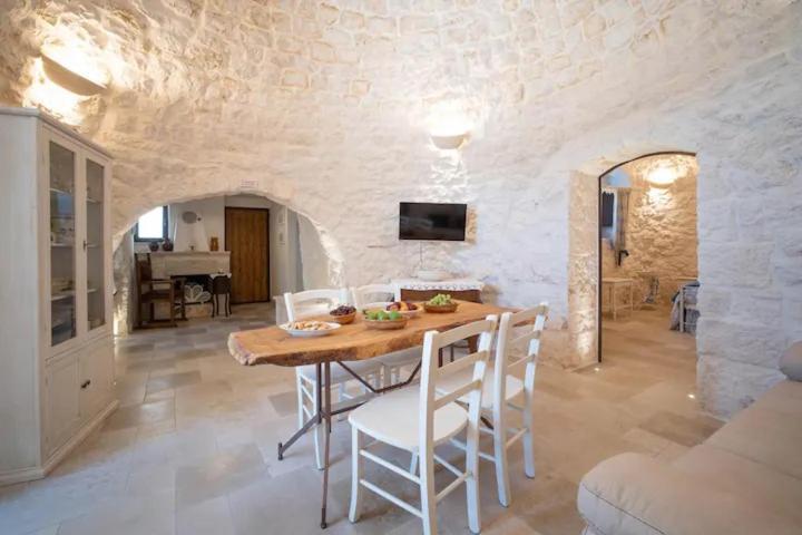 Valle D'Itria Trulli E Alcova Mikael Cisternino Exterior photo