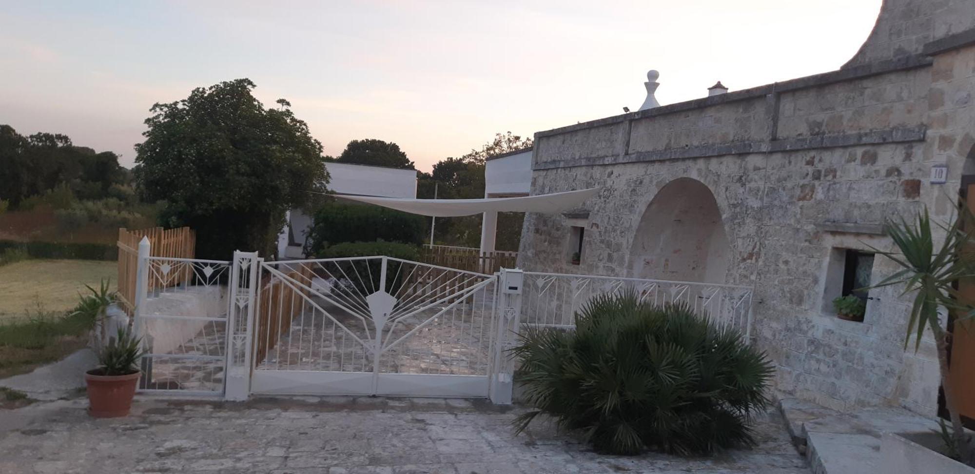 Valle D'Itria Trulli E Alcova Mikael Cisternino Exterior photo